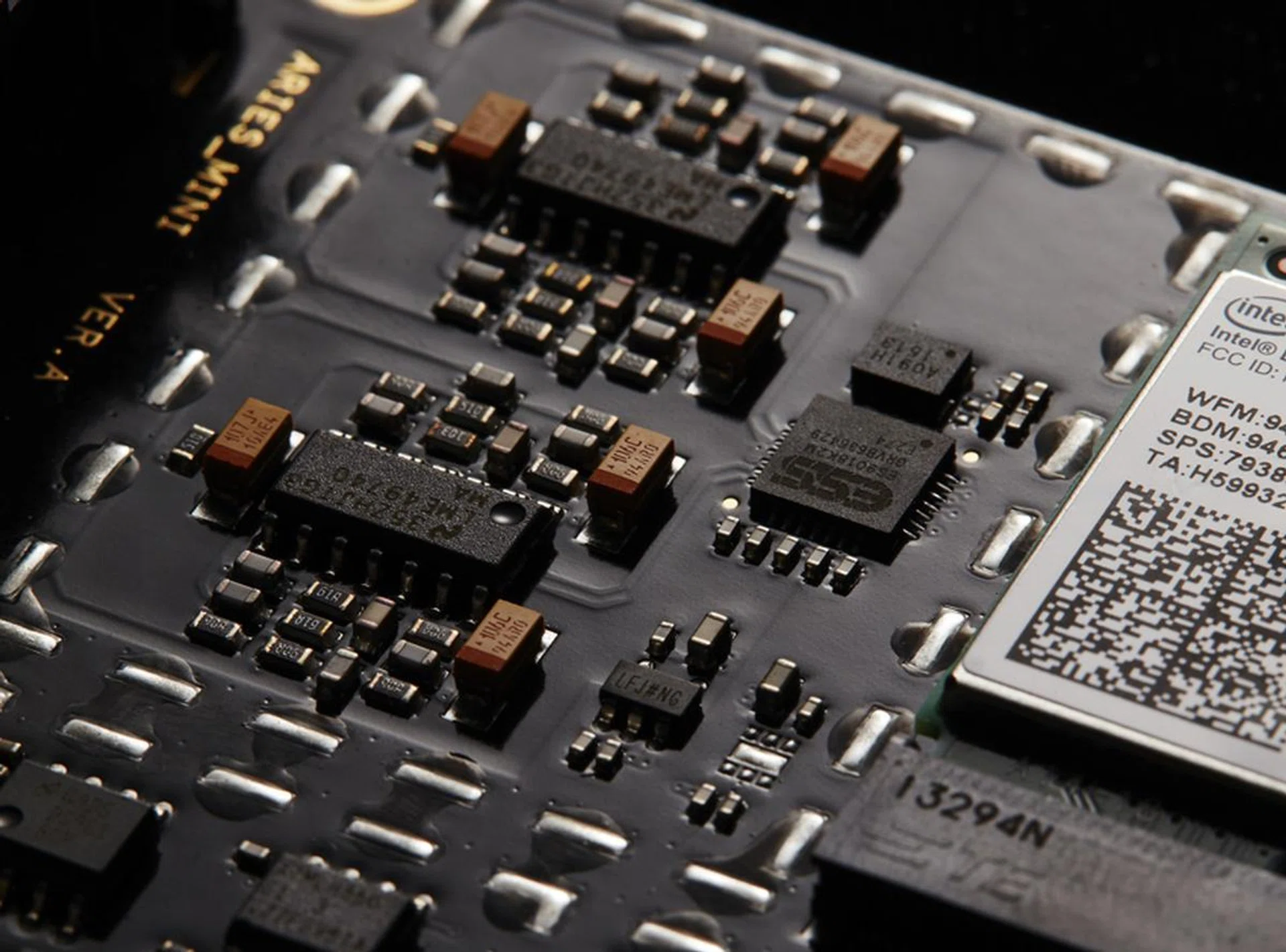 Powering it all is the  ESS Sabre DAC ES9018K2M.