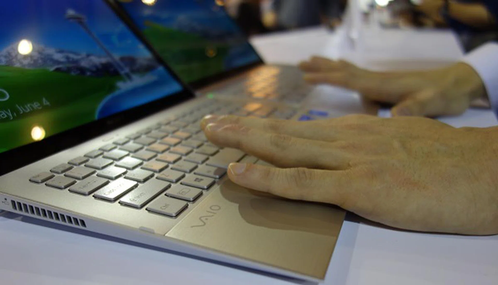 Sony says that the VAIO Pro is designed in such a way that the keyboard surface is slanted downwards, so much so that it almost feels like there's not a big difference in terns of palm feel and positioning between where the laptop ends and where the table begins. Some Sony executives dubbed this the "infinite palmrest".