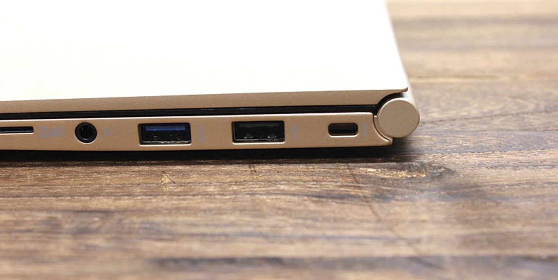 At its thickest point, the LG Gram 15 is just 16.8mm thick. 