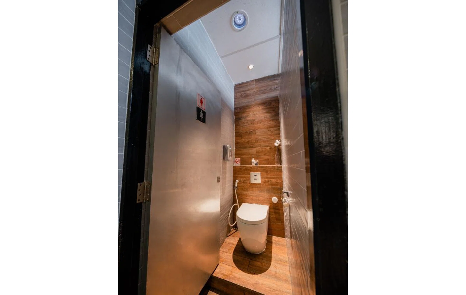 An Ecosparks UV cleaning solution. Image source: Ecosparks. 