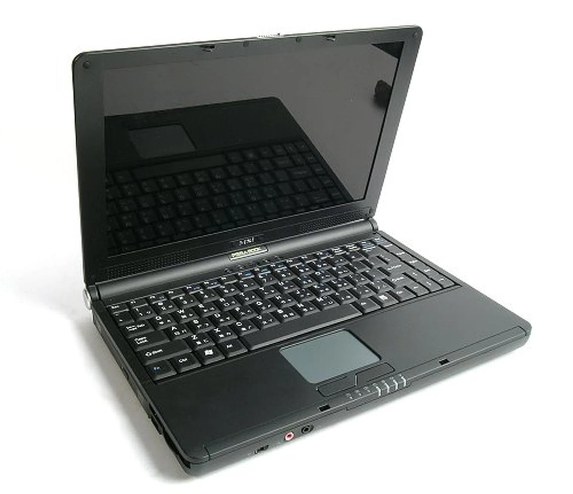 The notebook highly resembles its older S270 brother, right down to the keyboard, touchpad and LED status layout, except that this S271 is immersed in black.

