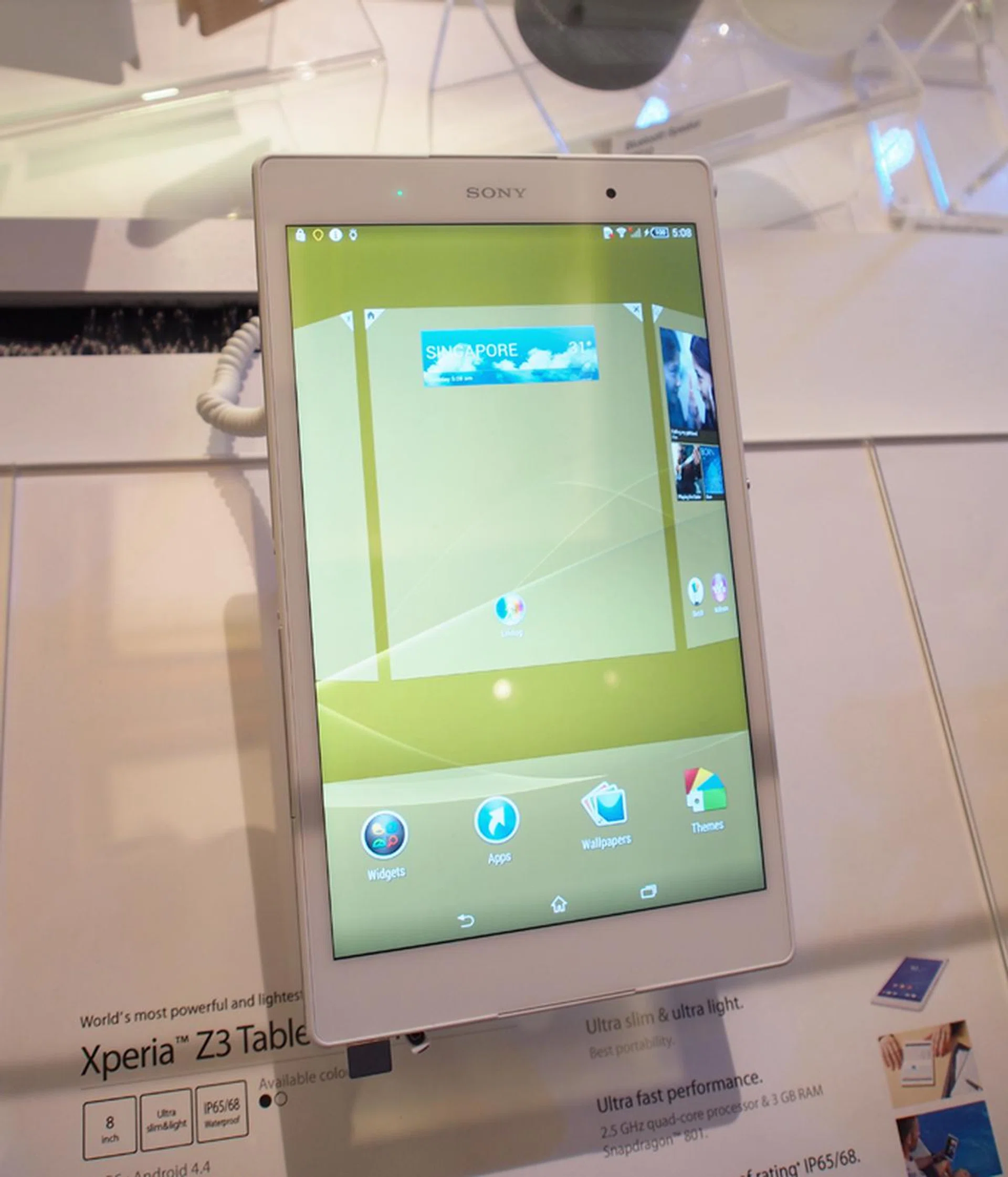 The Z3 Tablet Compact boasts an 8-inch Full HD (1920 x 1080) display.