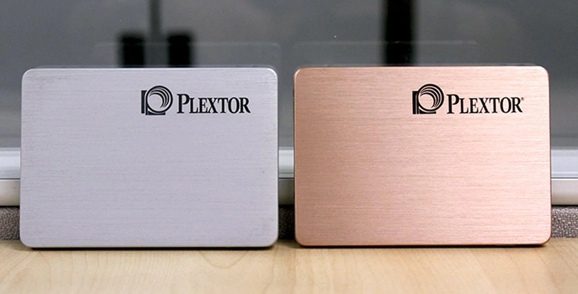 One the left, the older Plextor M5 Pro Xtreme; on the right, the newer Plextor M6 Pro. The rose gold-colored chassis is unusual and quite funky looking in our books.