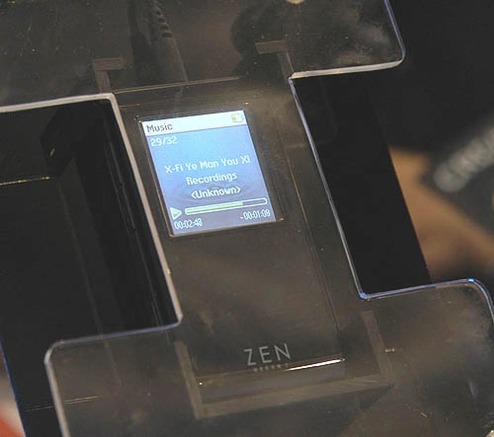 Another addition to Creative's vast and ultimately confusing range of MP3 players - the Creative Neeon 2 is available in 1, 2 and 4GB sizes. 