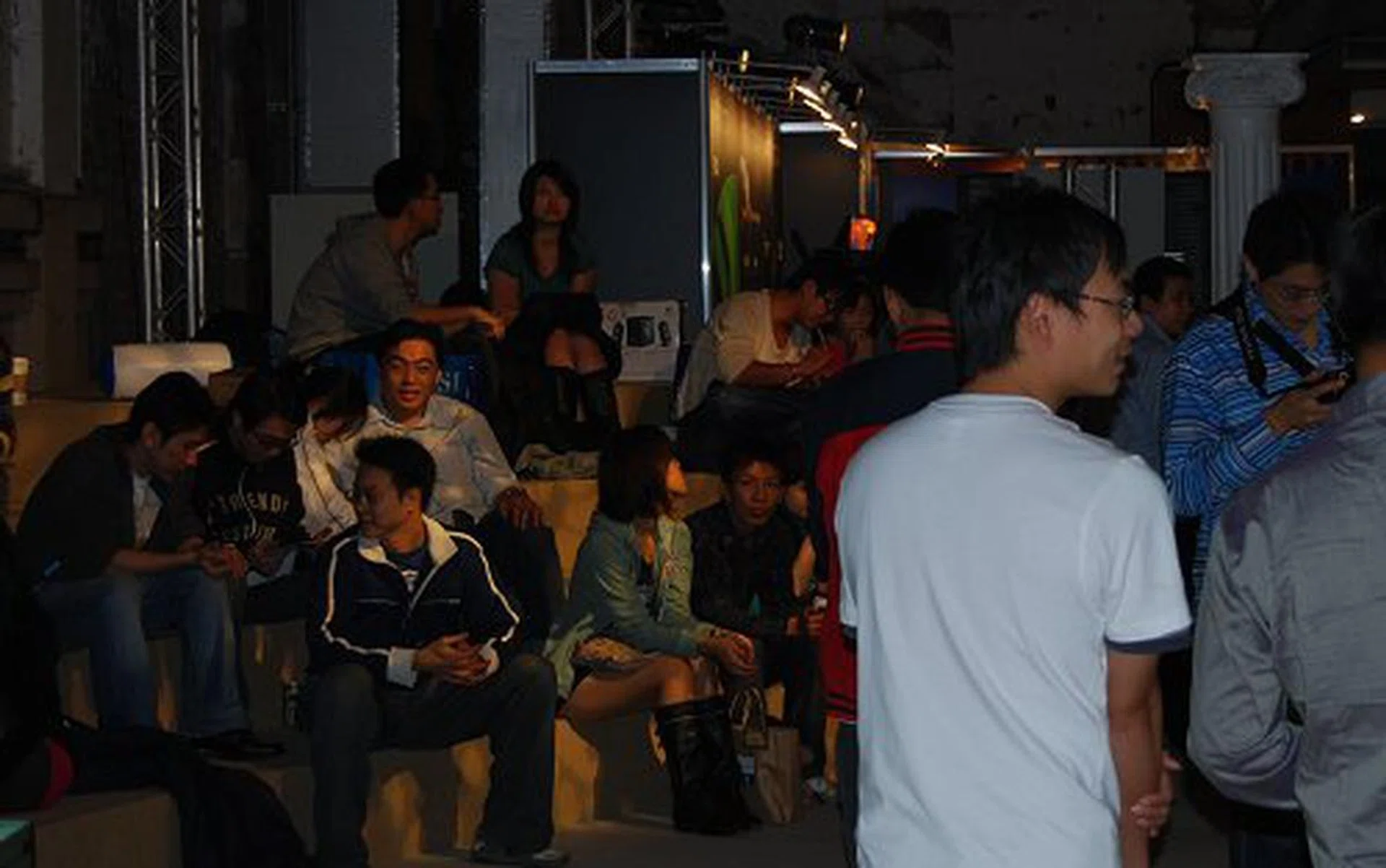  The audience waiting patiently for the competition to end, with the added lure of the lucky draw (up to three MSI notebooks to be won) keeping them here.  