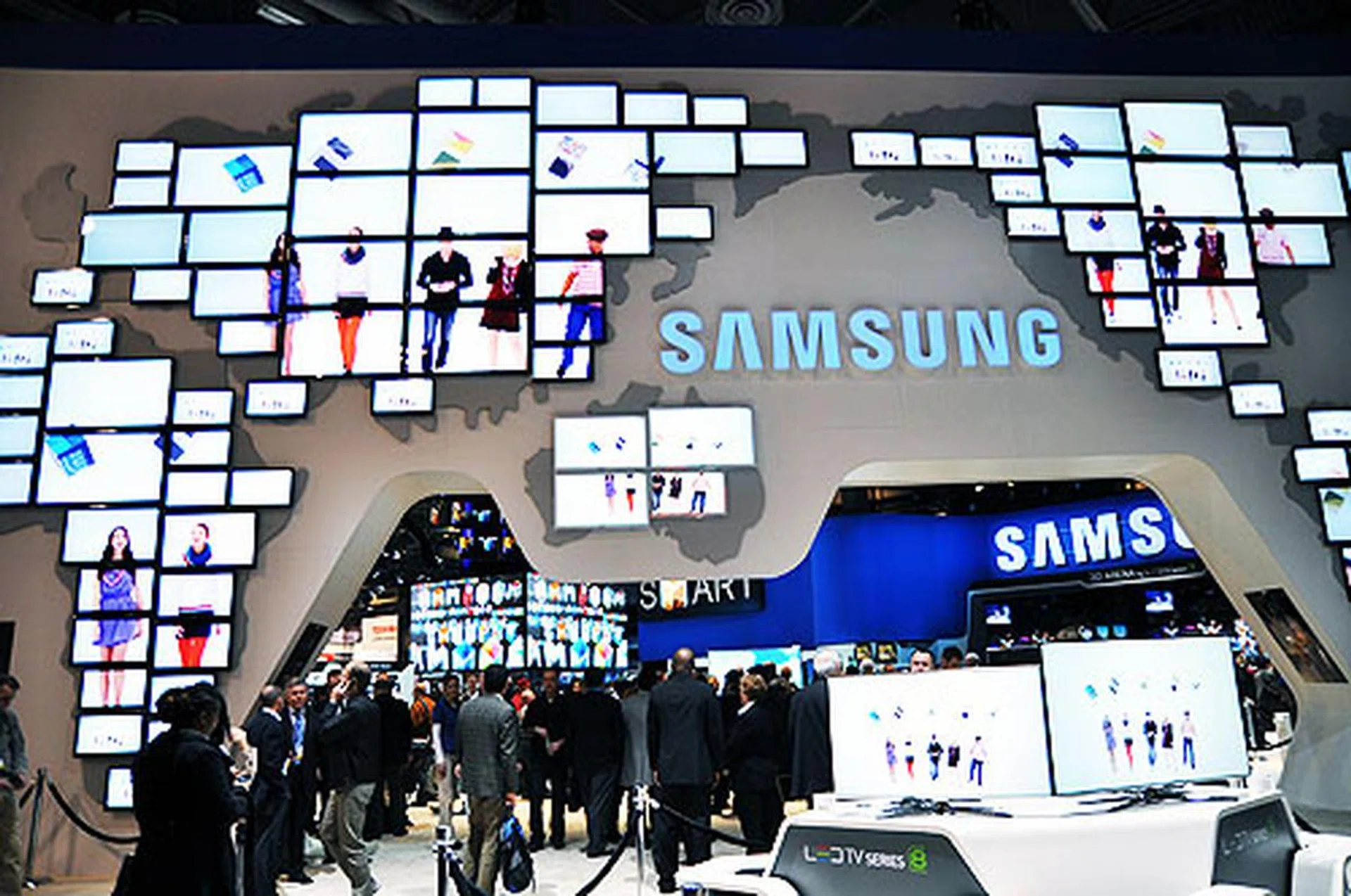 Note the crazy amount of screens - it makes for an impressive sight.