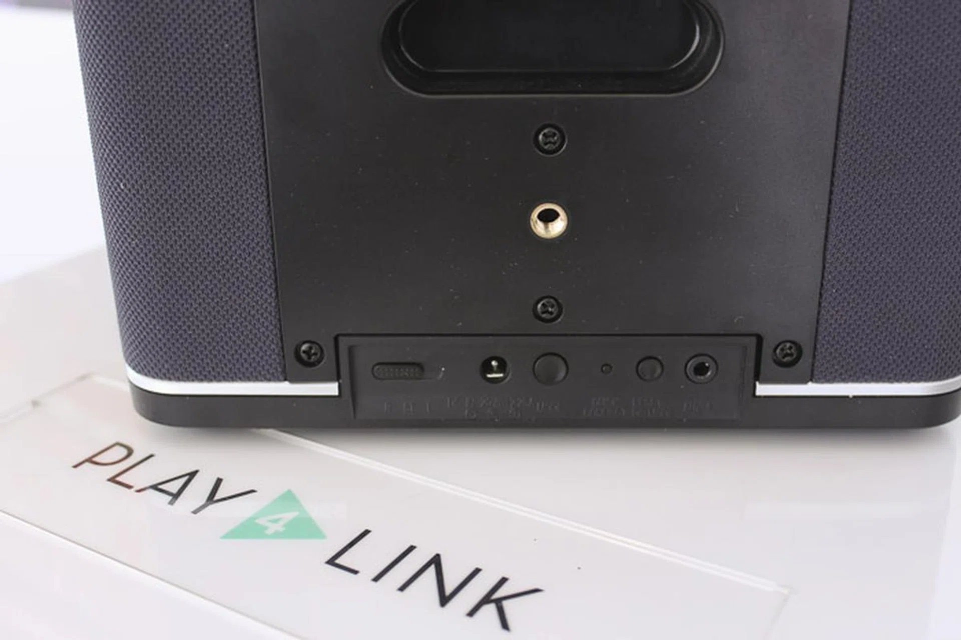 The rear ports of the PlayLink 4.