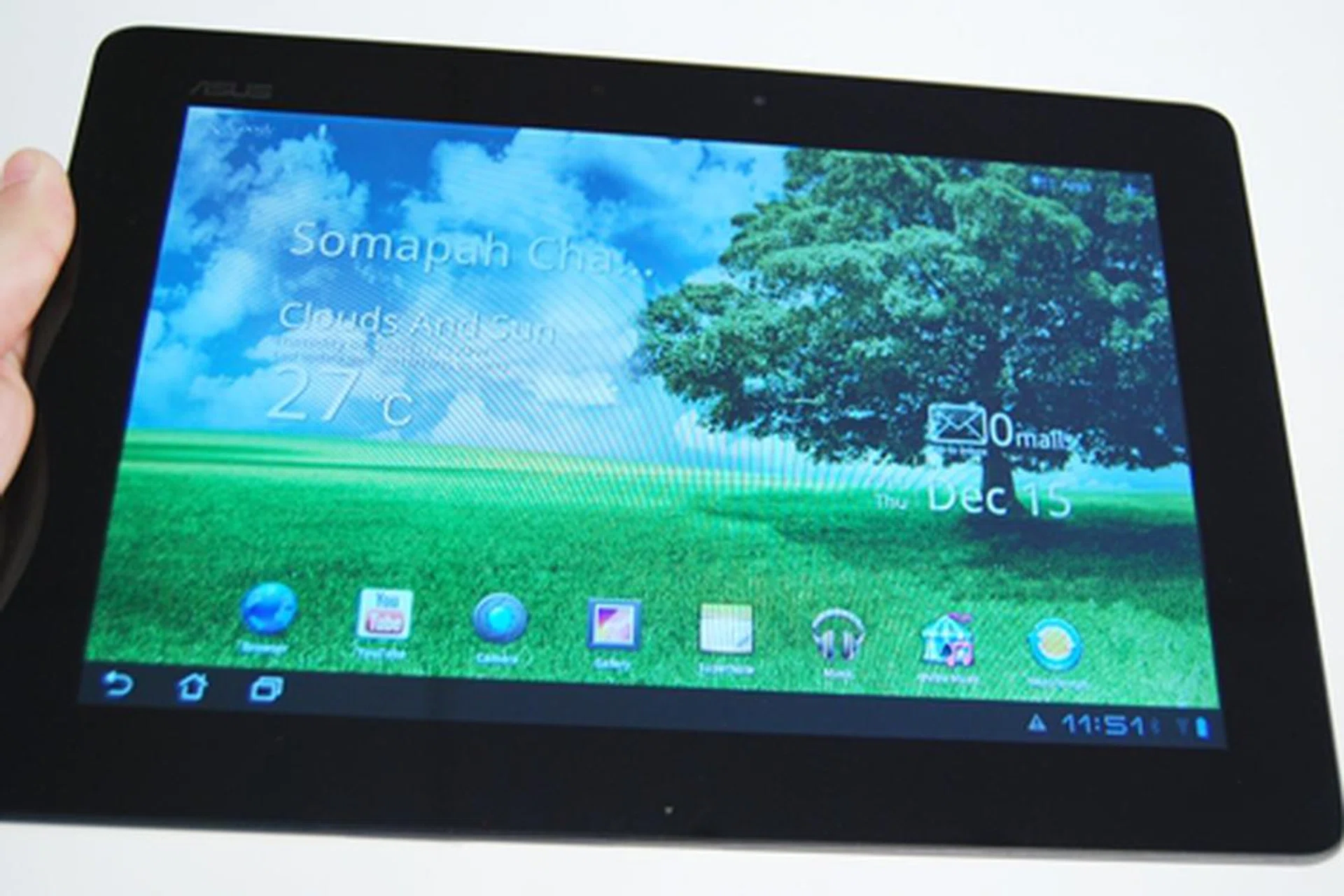 The Transformer Prime may sport the same display size (10.1-inch) as its predecessor, but under the hood, it comes with new features that will blow the competition away.