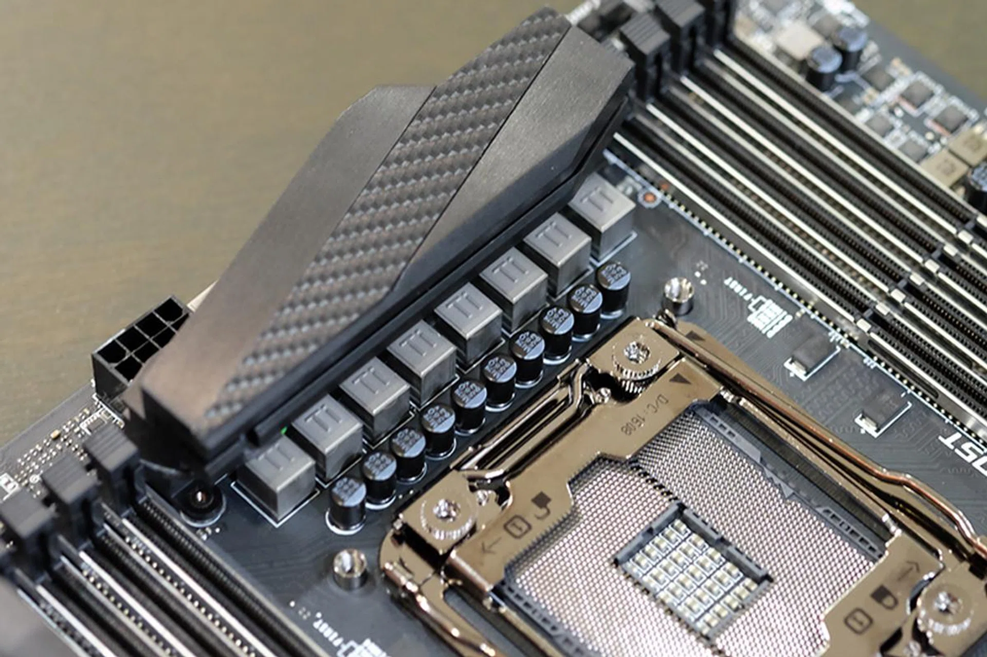 MSI X99A Gaming Pro Carbon Ti choke