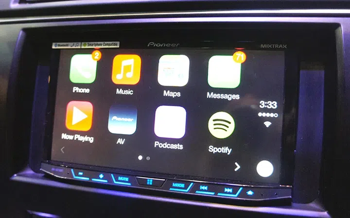 iPhone users rejoice, the AVH-X8750BT supports Apple CarPlay!