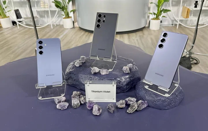 Samsung Galaxy S24 series in the Violet colourway (Cobalt Violet and Titanium Violet).