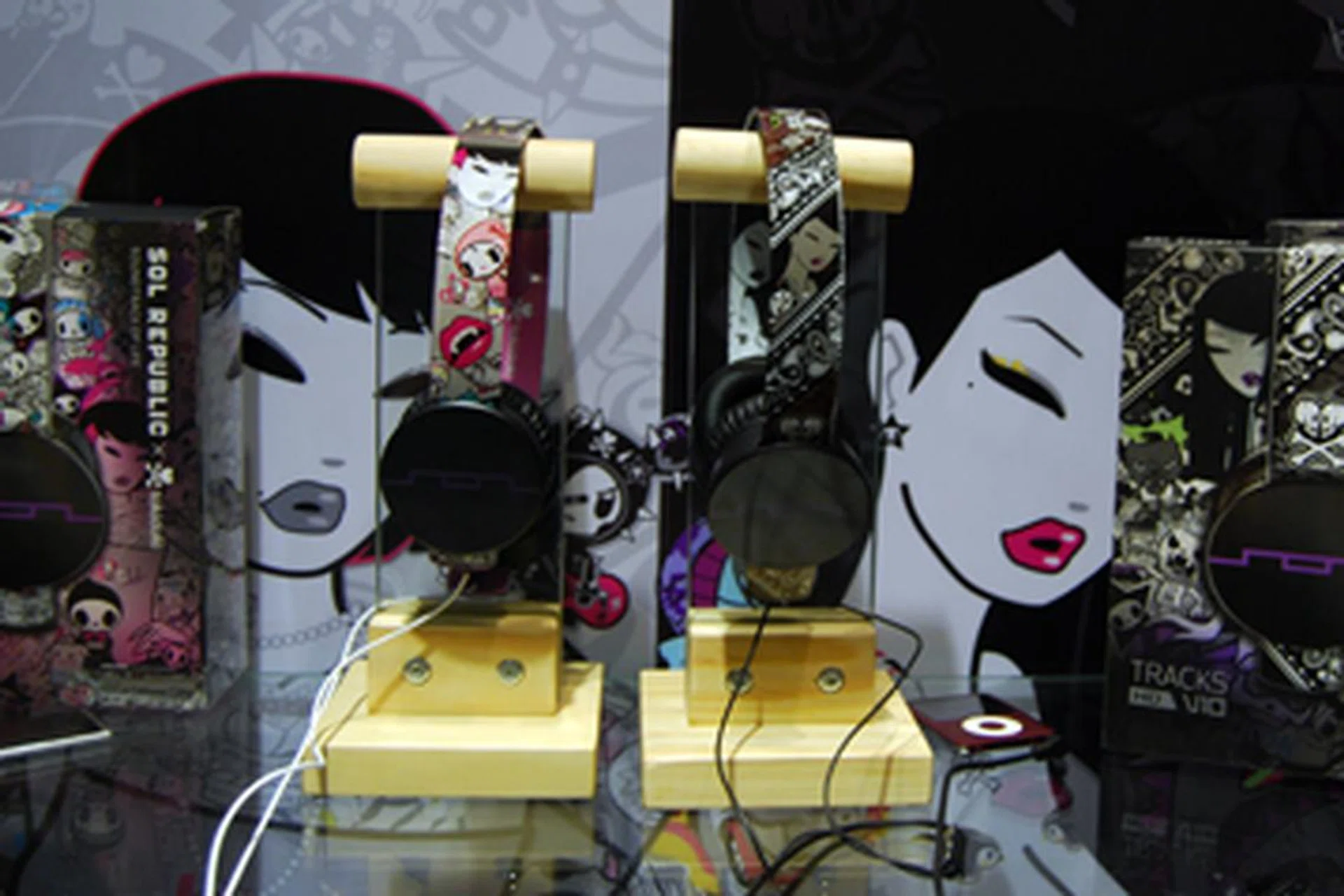 The Sol Republic tokidoki (left) and the Sol Republic TKDK (right) are essentially the same product with a different color scheme.