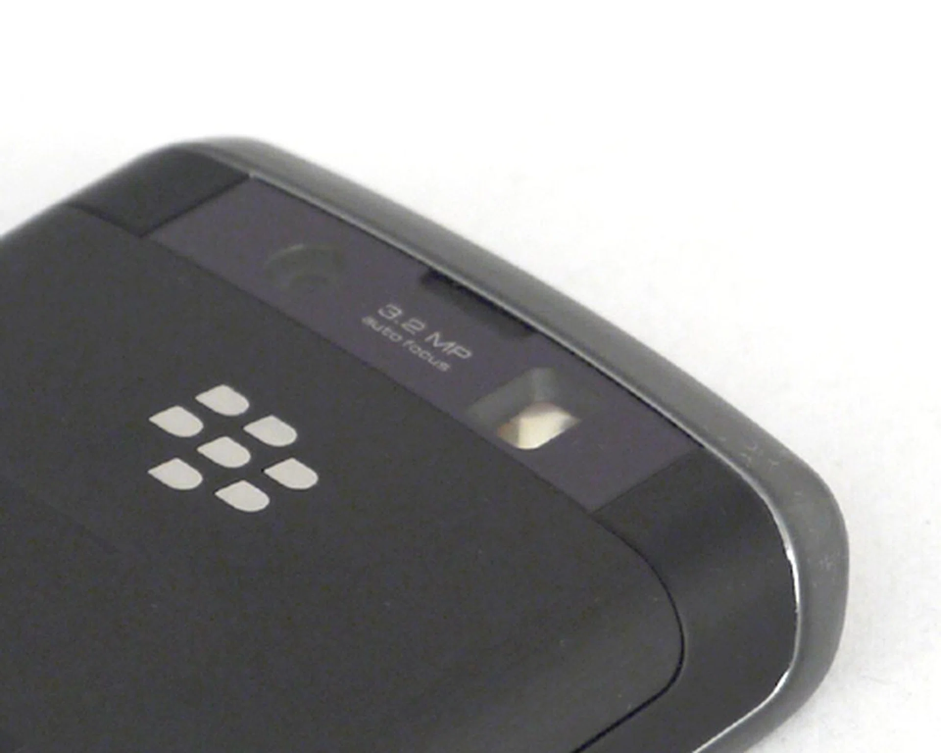 There isn't really a lot of changes on the Storm2, even for its camera which retains the 3.2-megapixel sensor.