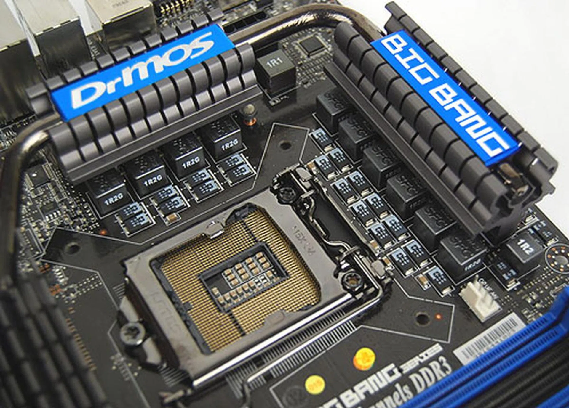 The power phase design for the CPU is where some costly components have been used, from the Hi-C capacitors to the more power efficient Super Ferrite chokes.