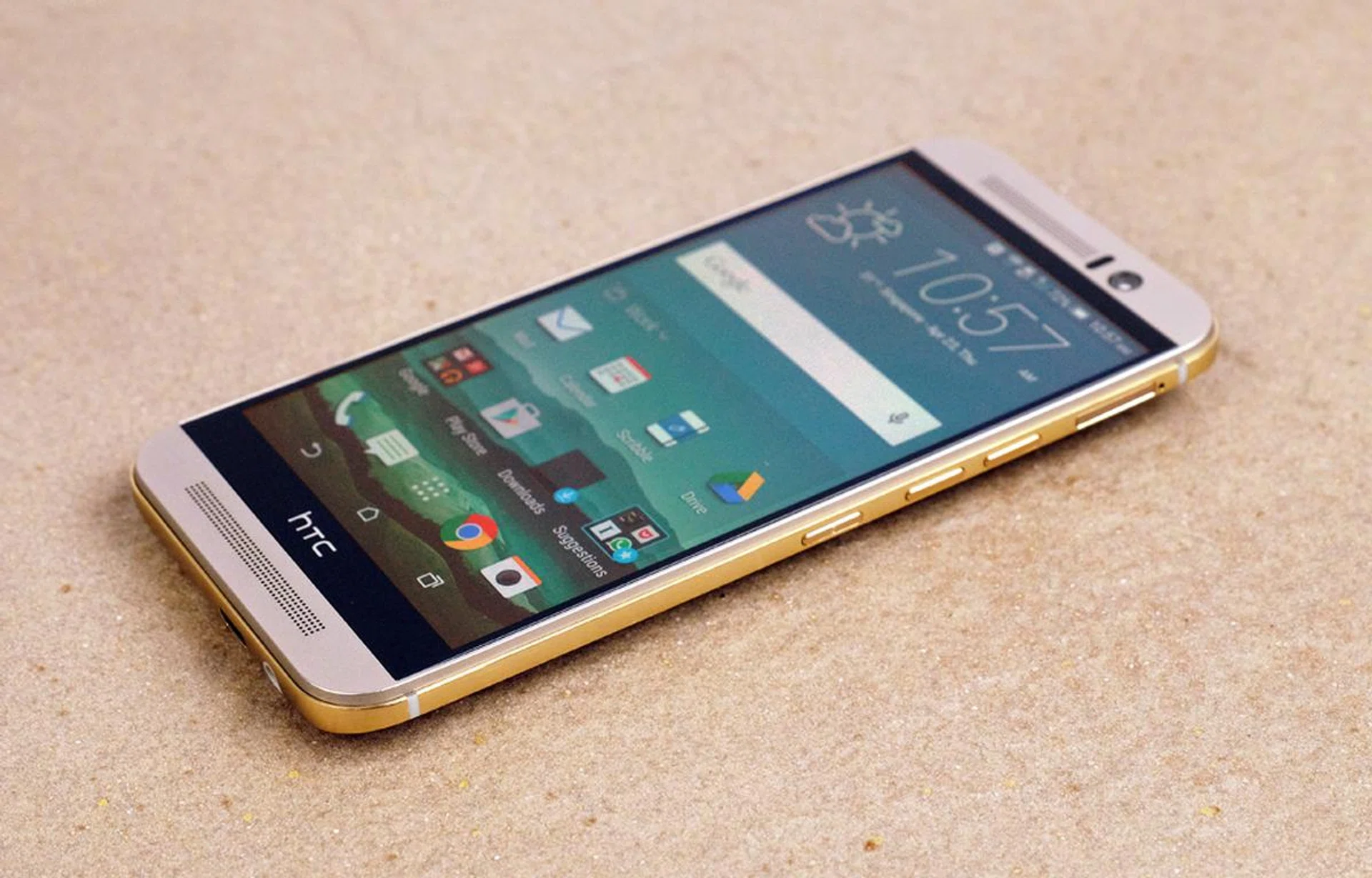 The most noticeable difference is the side, where there's now a ridge where the back and front meet.