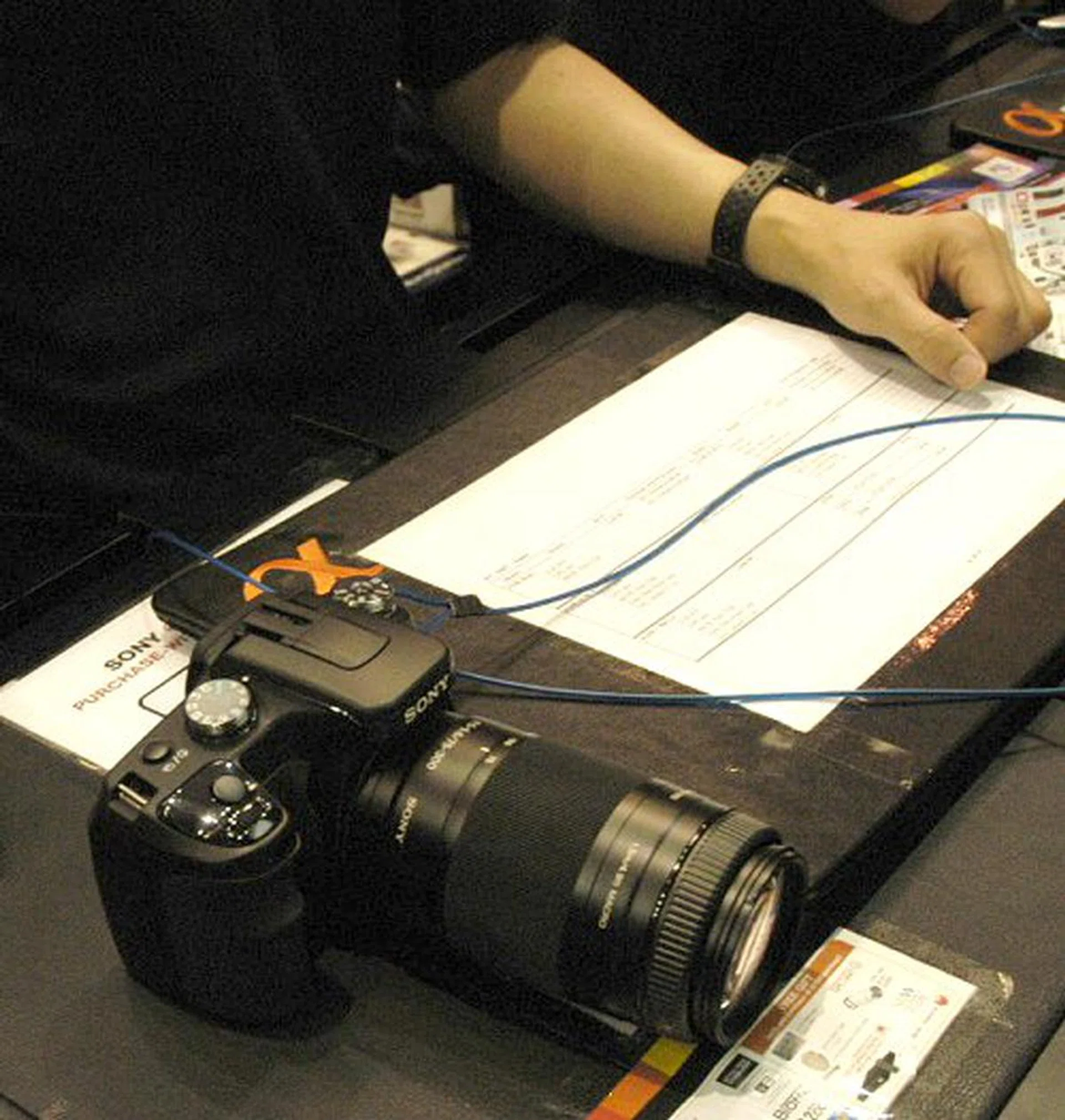  The barebone Sony DSLR-A100 is already great value but the DSLR-A100W at $1,899 makes it even better by throwing in a telephoto zoom lens in addition to a standard 18-70mm lens.  