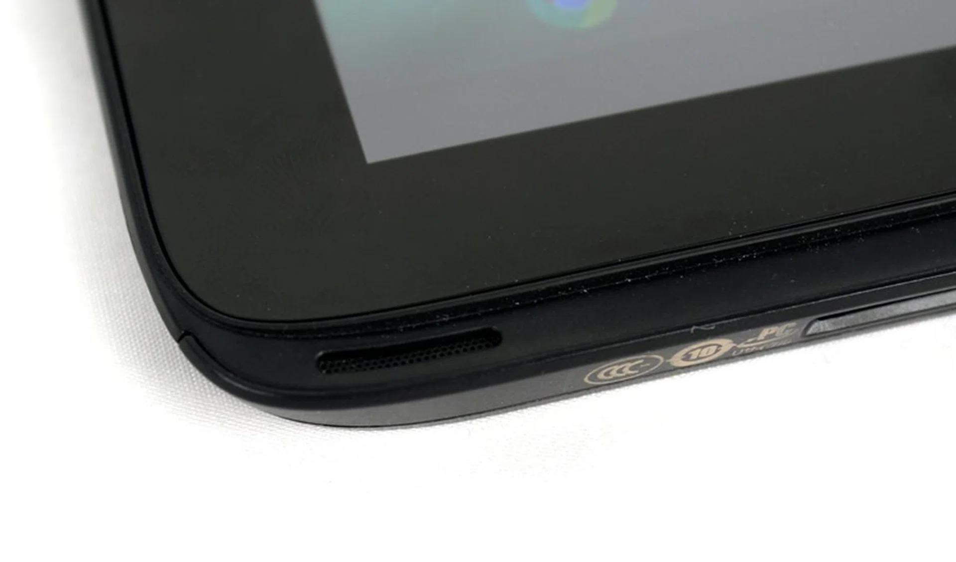 We never thought we'd say this, but the Slatebook x2 could probably use some Beats audio technology.