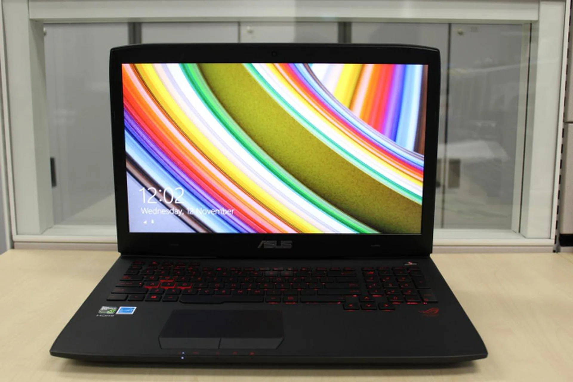 We’ve had hands-on experience with the G751JY and were much impressed by it. One of the best gaming notebooks for this year, it Intel Core sports an Intel Core i7-4710HQ processor, 16GB RAM, NVIDIA GeForce GTX 980M (4GB DDR5),1TB HDD with 128GB SSD, Windows 8.1, 17 inch display (IPS, 1,920 x 1,080 pixels). Going for $2,898 and is bundled with ROG Headset, mouse, and backpack.