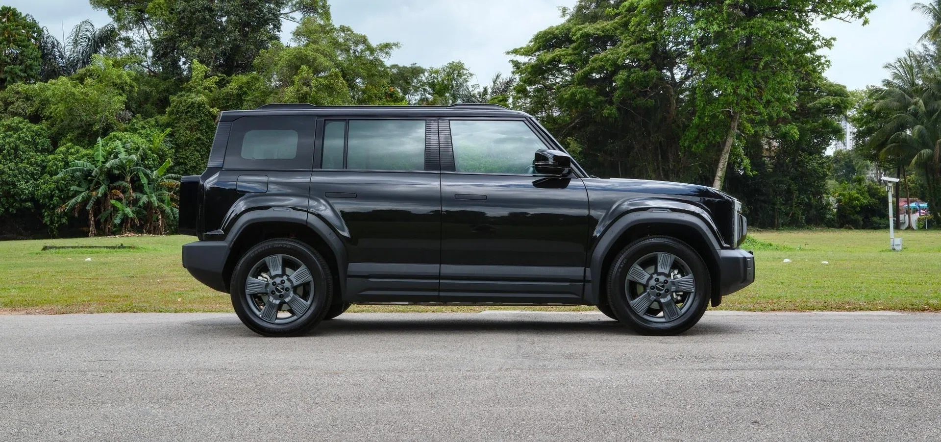 Jaecoo J6 side profile