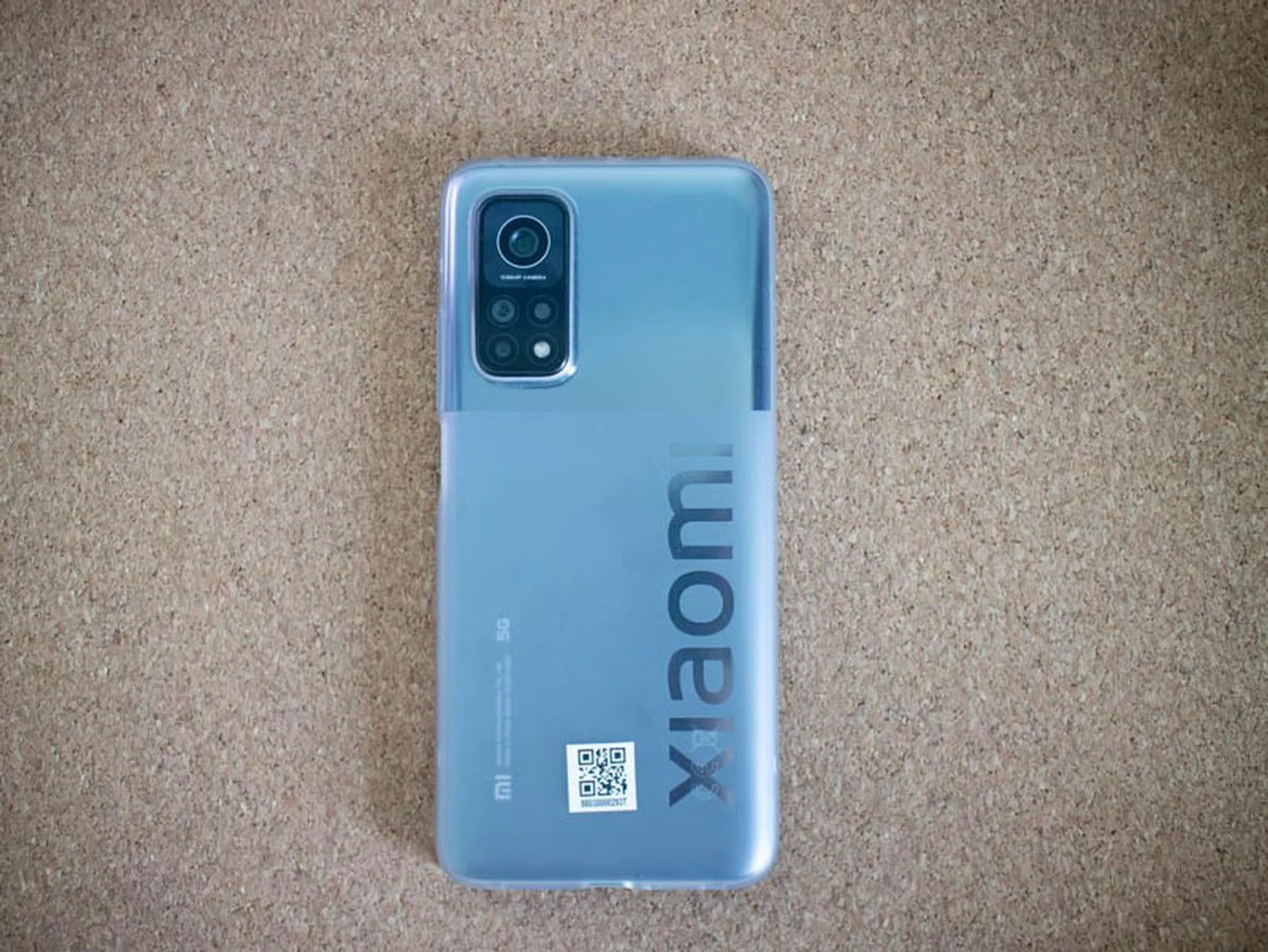 A translucent TPU phone case is included in the package and this is how the phone looks like with the case slipped on.