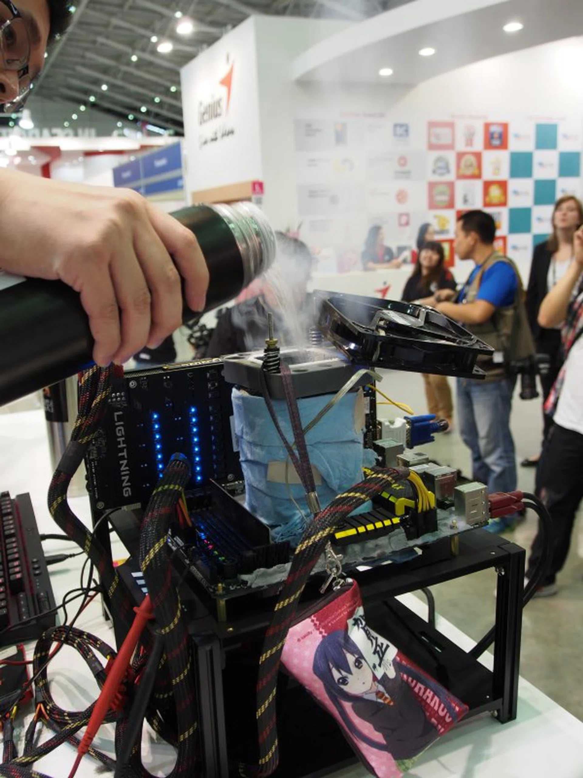 Time to get serious. The overclocking of the Devil's Canyon begins.
