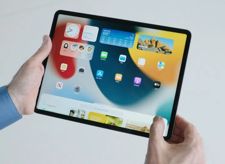 Widgets on the home screen.