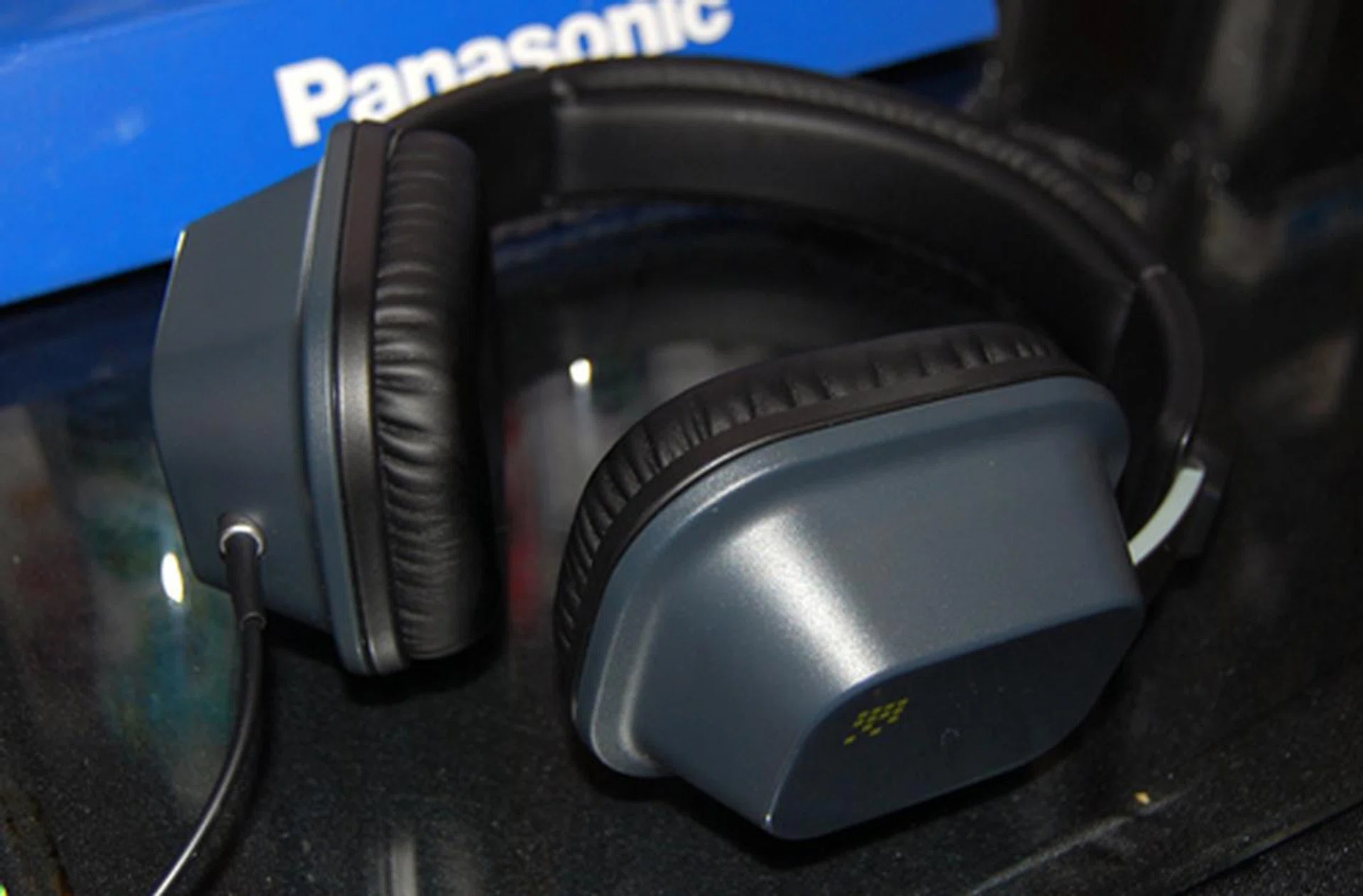 However, Panasonic's latest addition the HXD-7 caught our eye with its 40mm drivers.