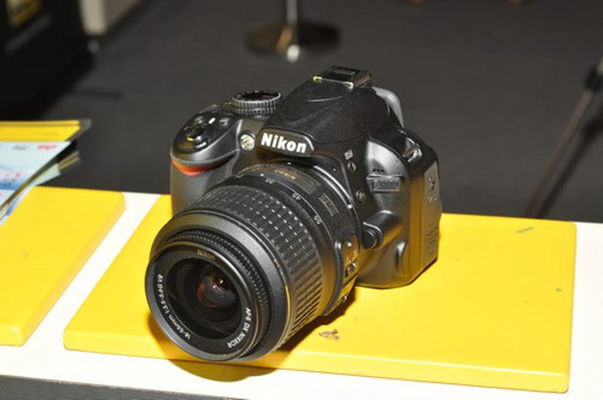 The entry-level D3100 is selling for a very affordable $899 with a 18-55mm kit lens, you can opt to buy a 55-200mm lens for only $199 (U.P. $489). Free gifts include a Slik tripod, Nikon bag and additional battery.