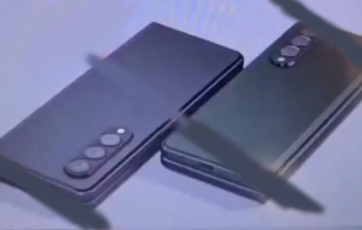 A leaked promotional material for the Samsung Galaxy Z Fold3. <br>Image source: i冰宇宙 