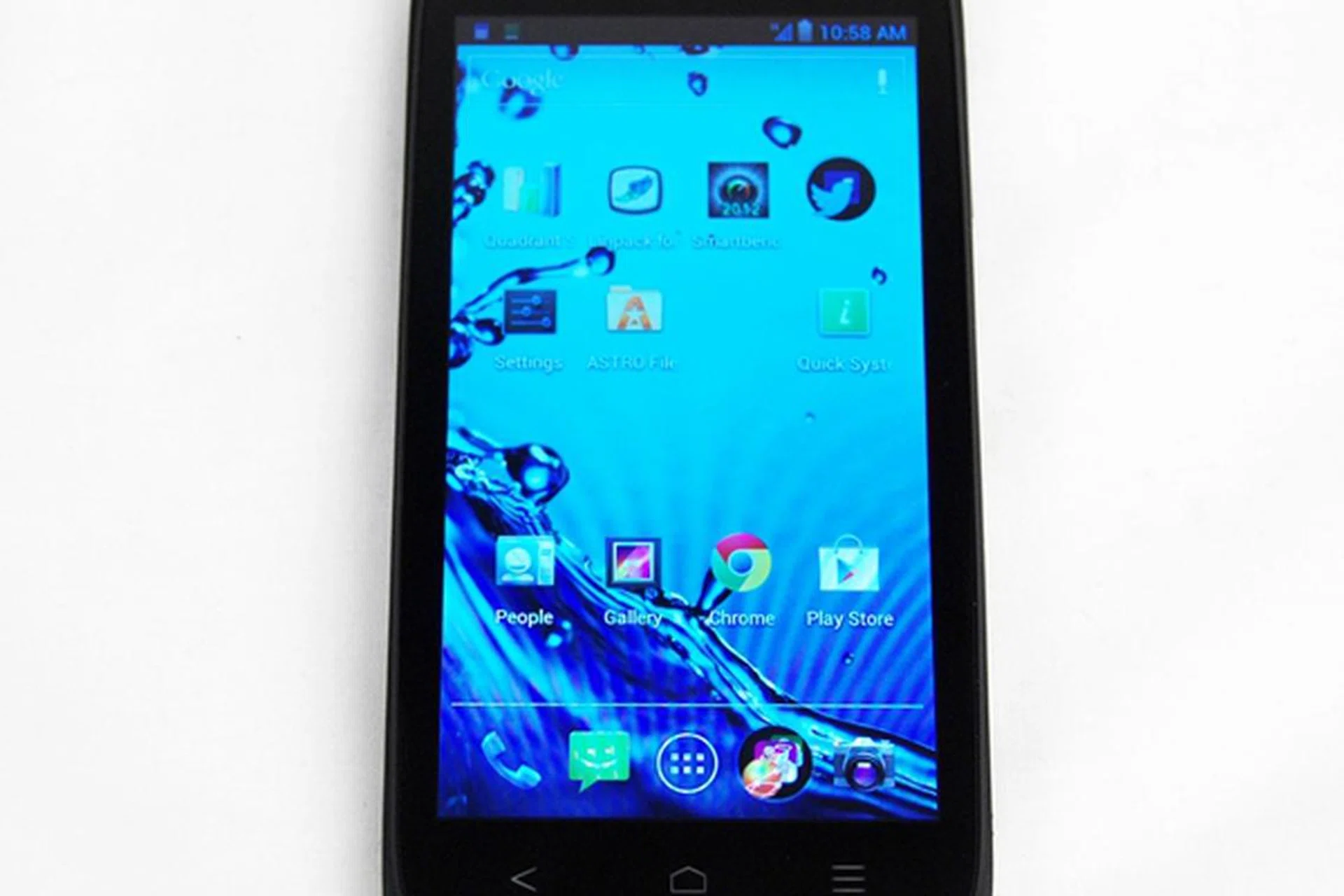 Nothing too extraordinary about the design of the Acer Liquid C1.