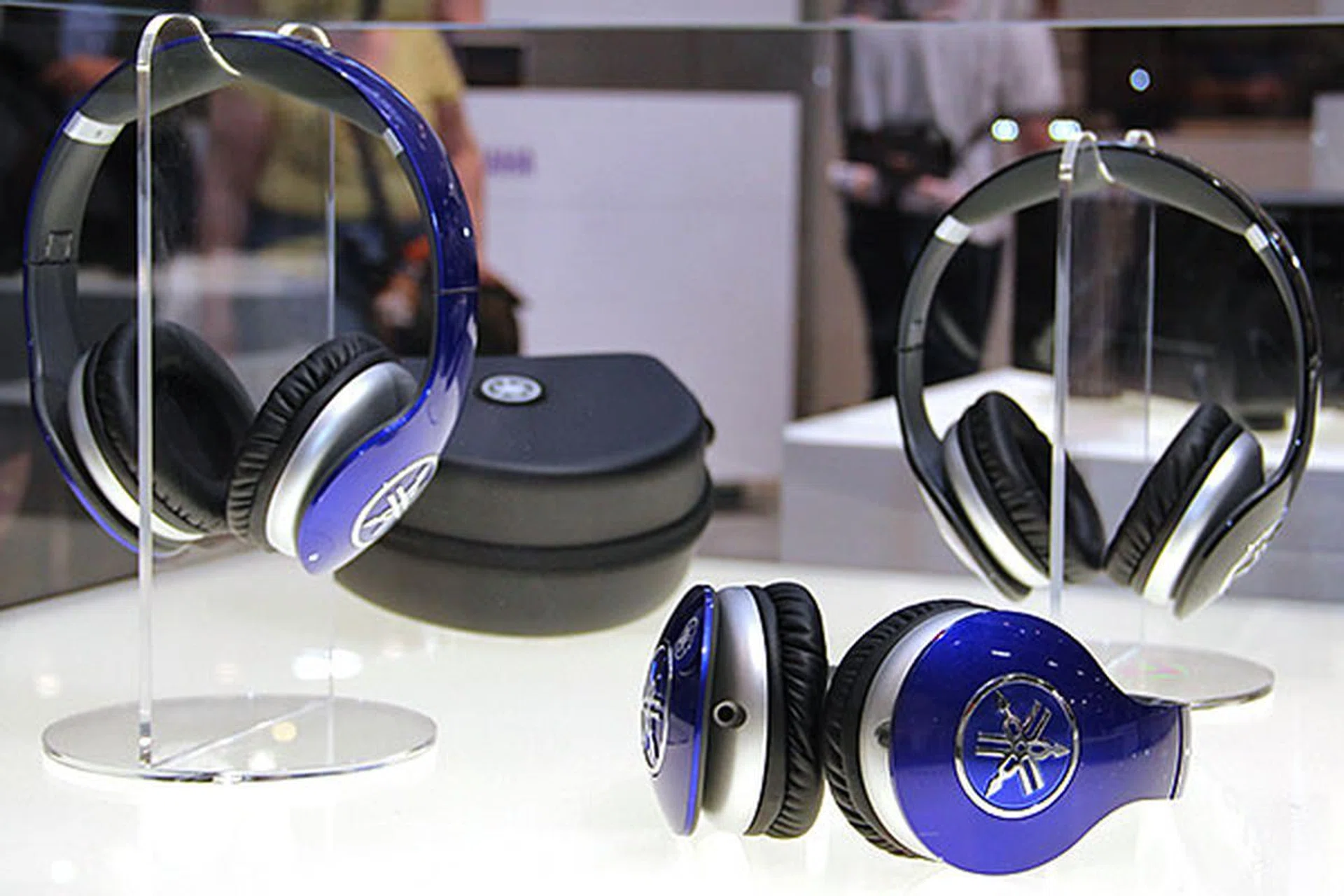 According to Yamaha, the over-the-ear PRO500 uses 'premium drivers'. The headphones are available in blue and black. 