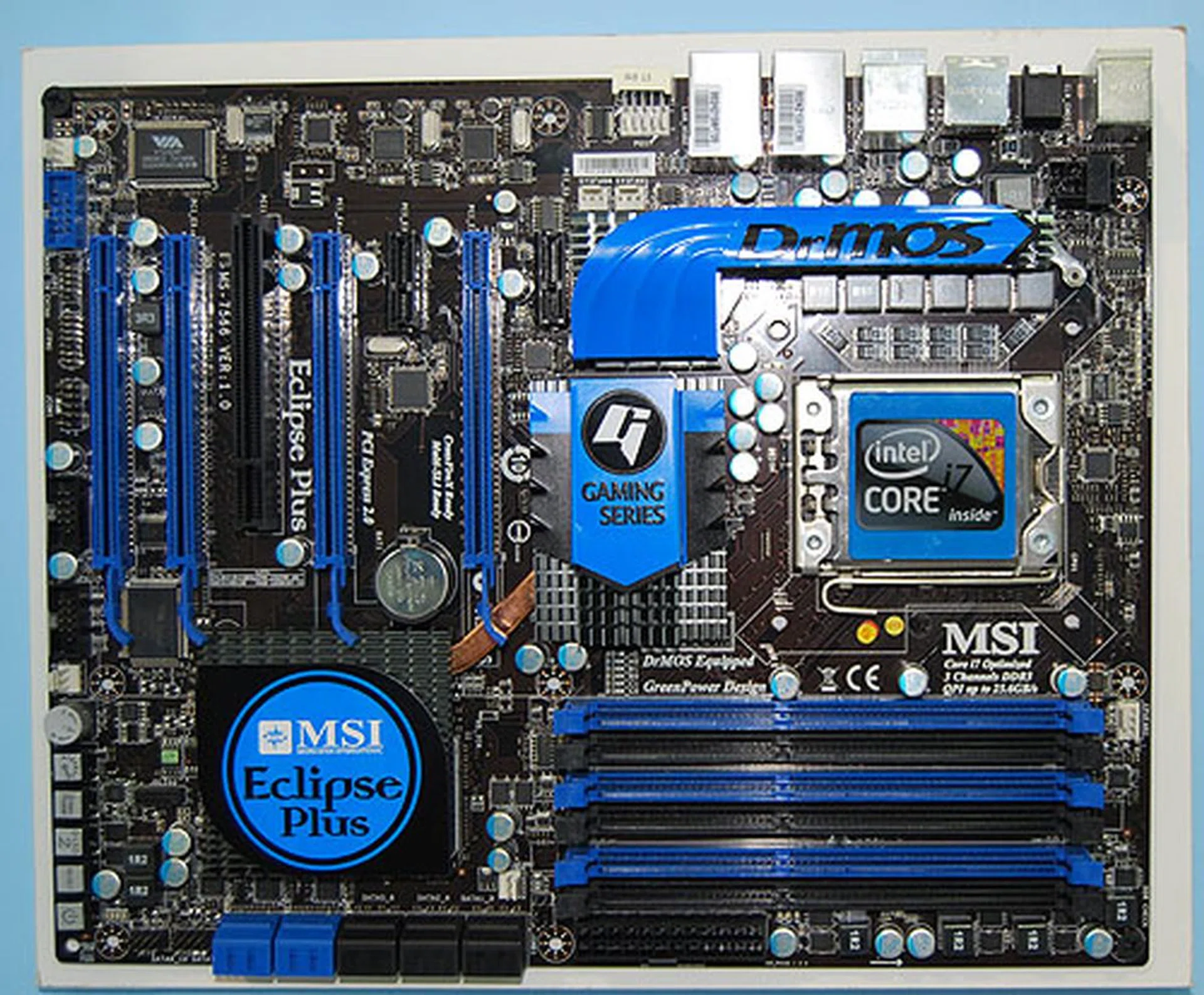 While we have all seen the Eclipse, the Plus version is MSI's latest high-end X58 representative. It brings MSI's newest OC technologies, like OC Dial and Max FSB to the series.