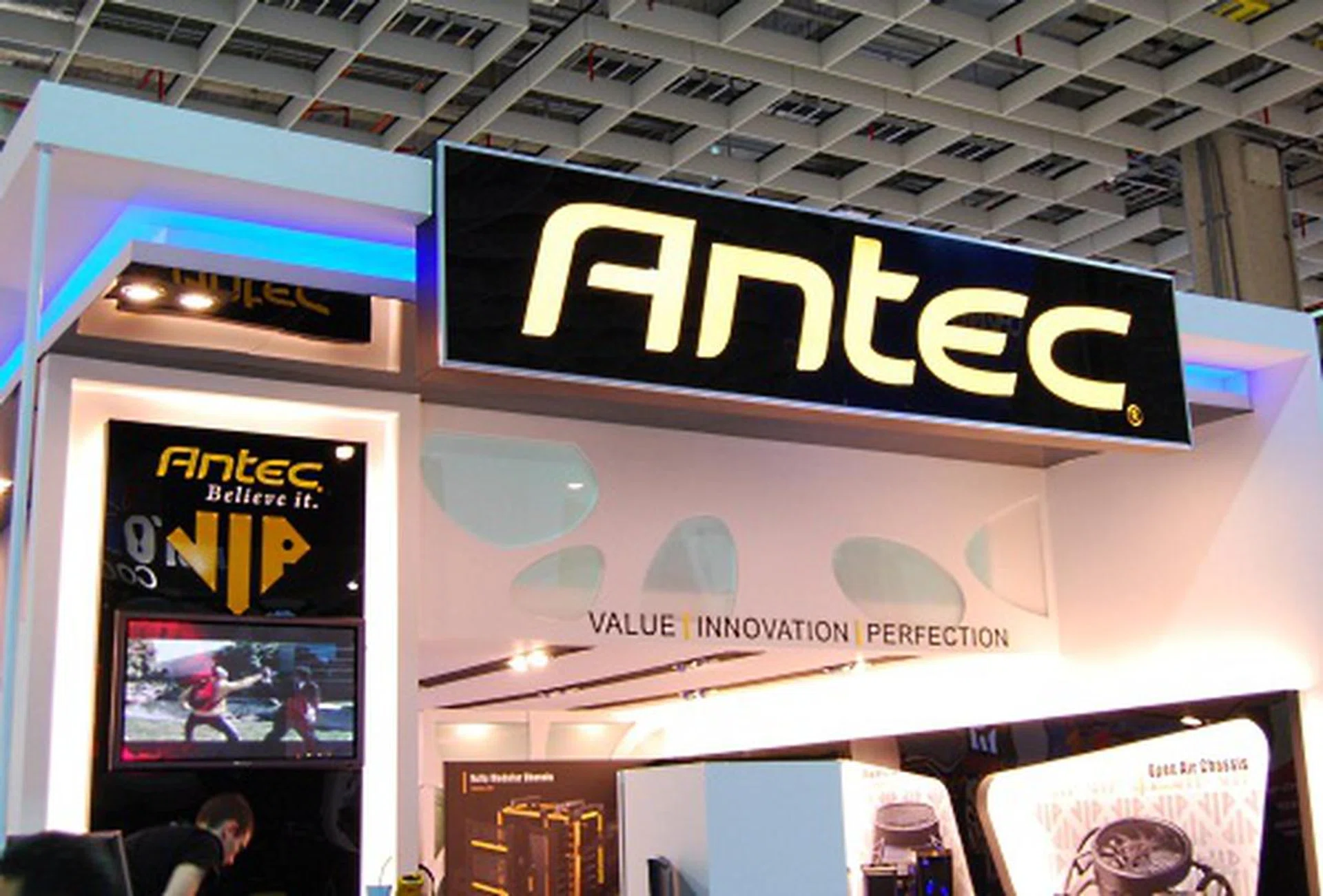 Antec showed off its wide range of chassis and power supply units.