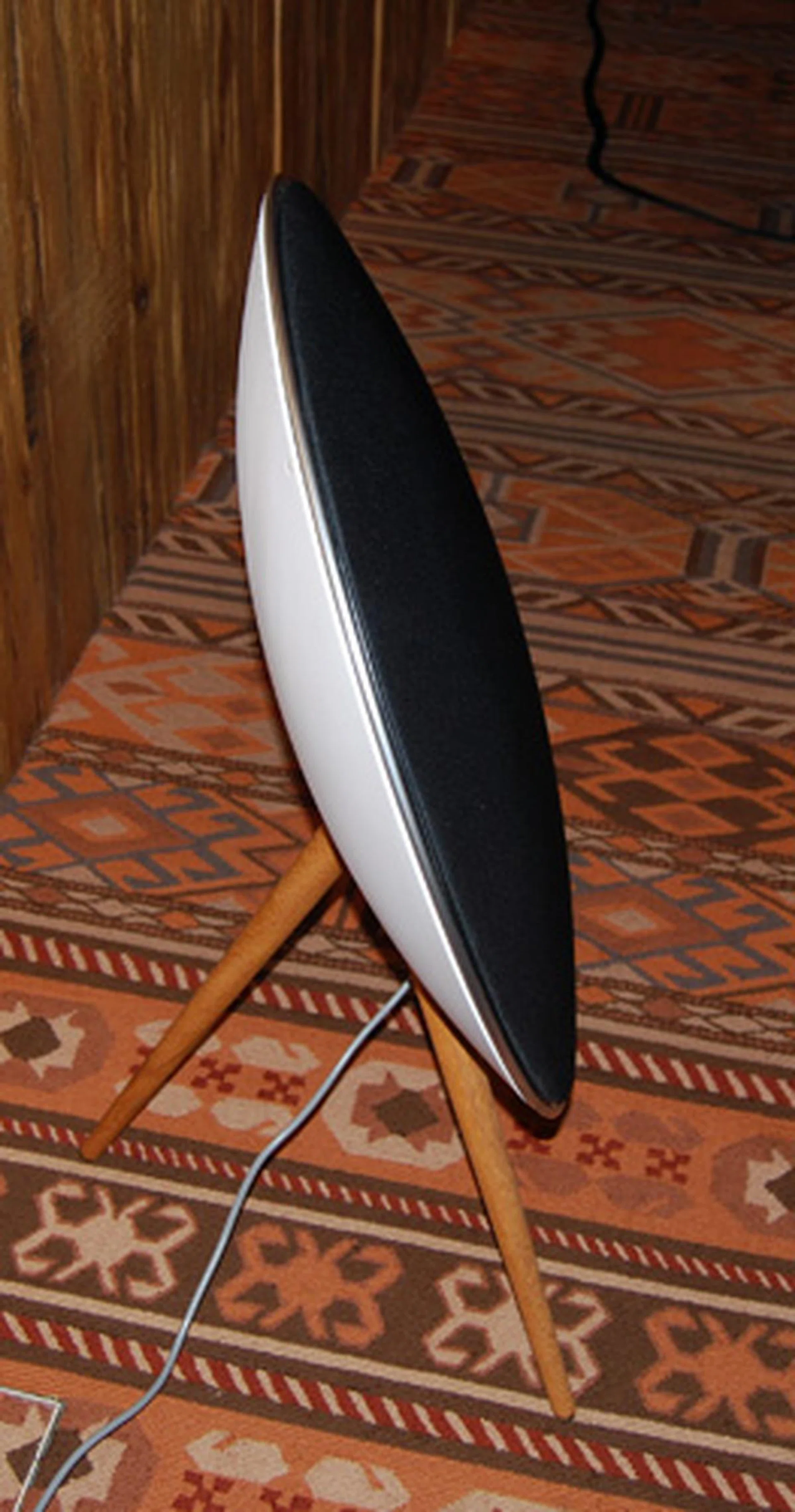 Though the speakers may look flat and 2D, they are actually concave like a optics lens.