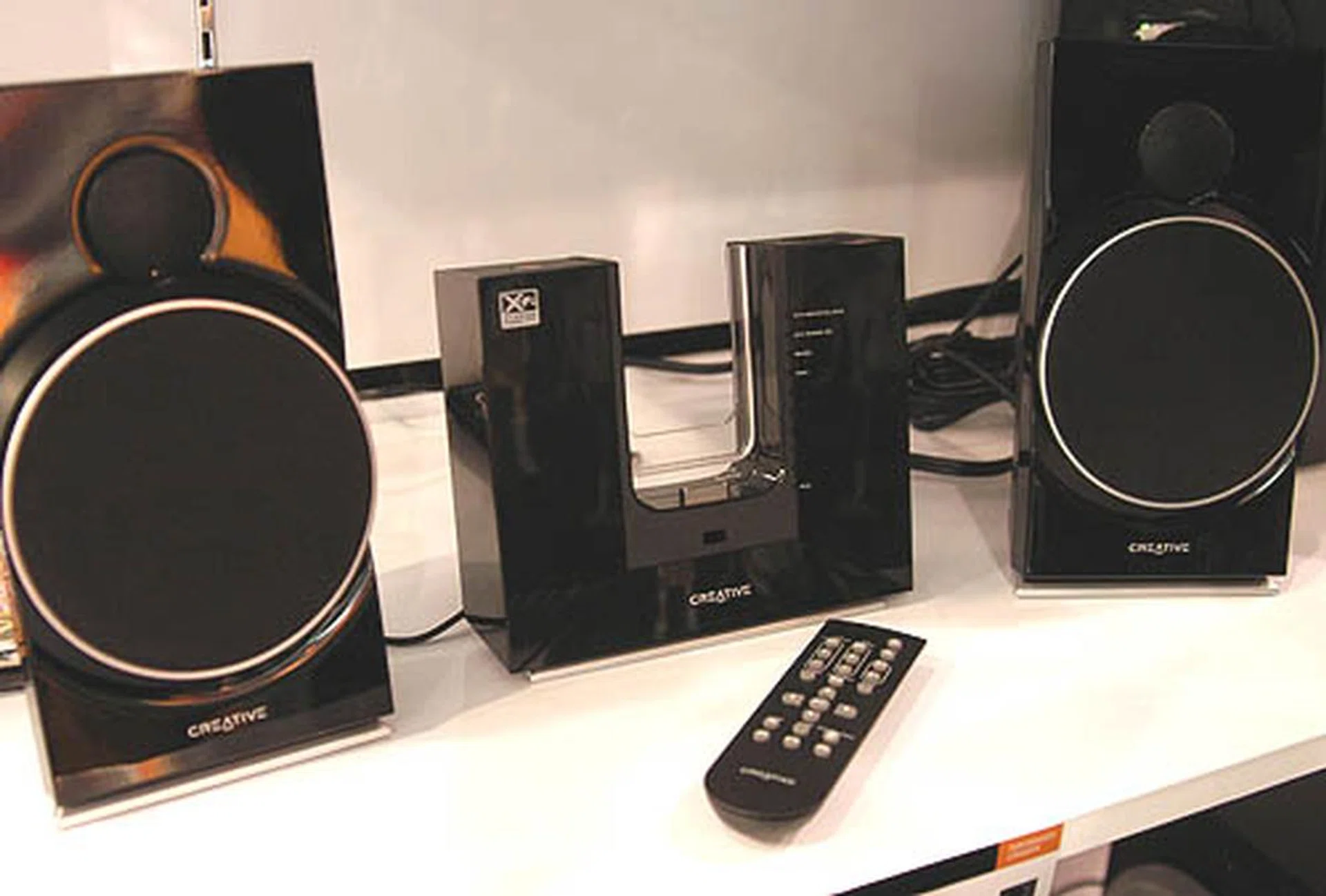 This is the new Creative X-Fi Sound System Z600 with a built-in dock to charge the Creative Vision: M player. The specifications for these speakers look quite impressive, with X-Fi features like the Crystalizer and CMSS-3D. But all that newfangled technology will set you back $599.