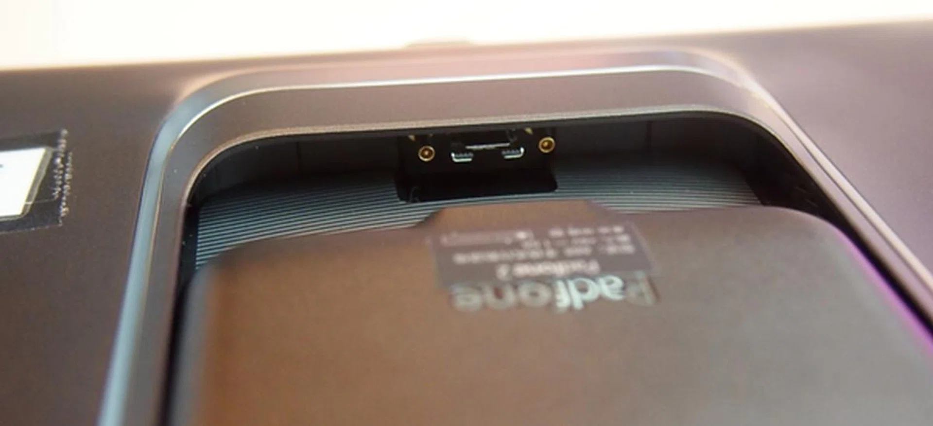 We really appreciated the ease of docking the PadFone 2 into its new Station. It is much faster and easier to dock or remove the phone.