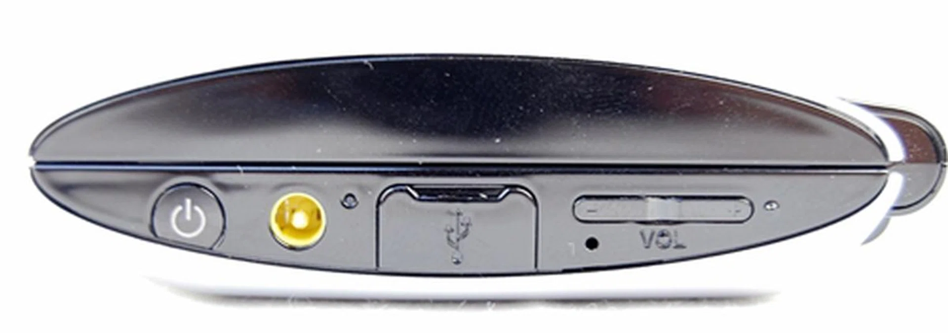 You will find the Power button, AC adaptor port, a microUSB port and volume controls on the right side of the Sony Tablet P. This is a good design call as all the buttons and ports are located on one side, hence avoiding the need to search around for them.