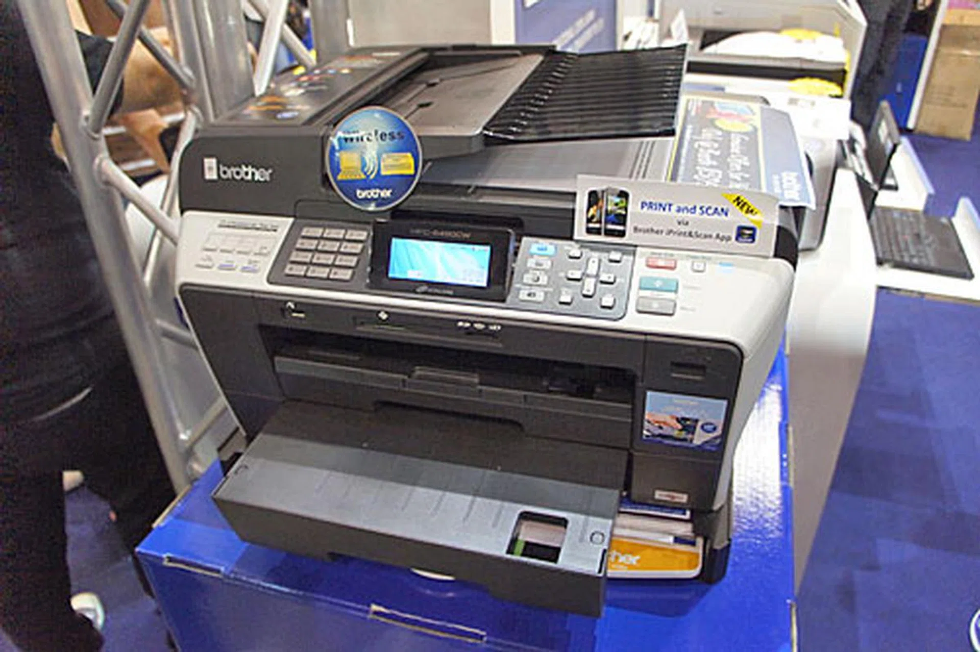 The MFC-6490CW is an A3-capable, 6-in-1 inkjet machine (print/scan/copy/fax/PC fax/direct photo print) with print speeds of up to 35ppm (mono) and 28ppm (color). It also features wired and wireless connectivity. It’s going for $498 (usual price is $518). Freebies include a Fujifilm camera.