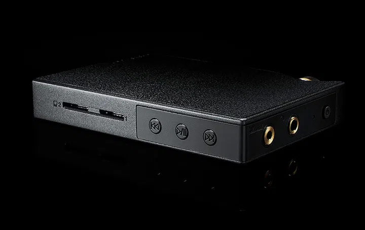 Dual card slots means you can get up to 416GB of songs on the go.