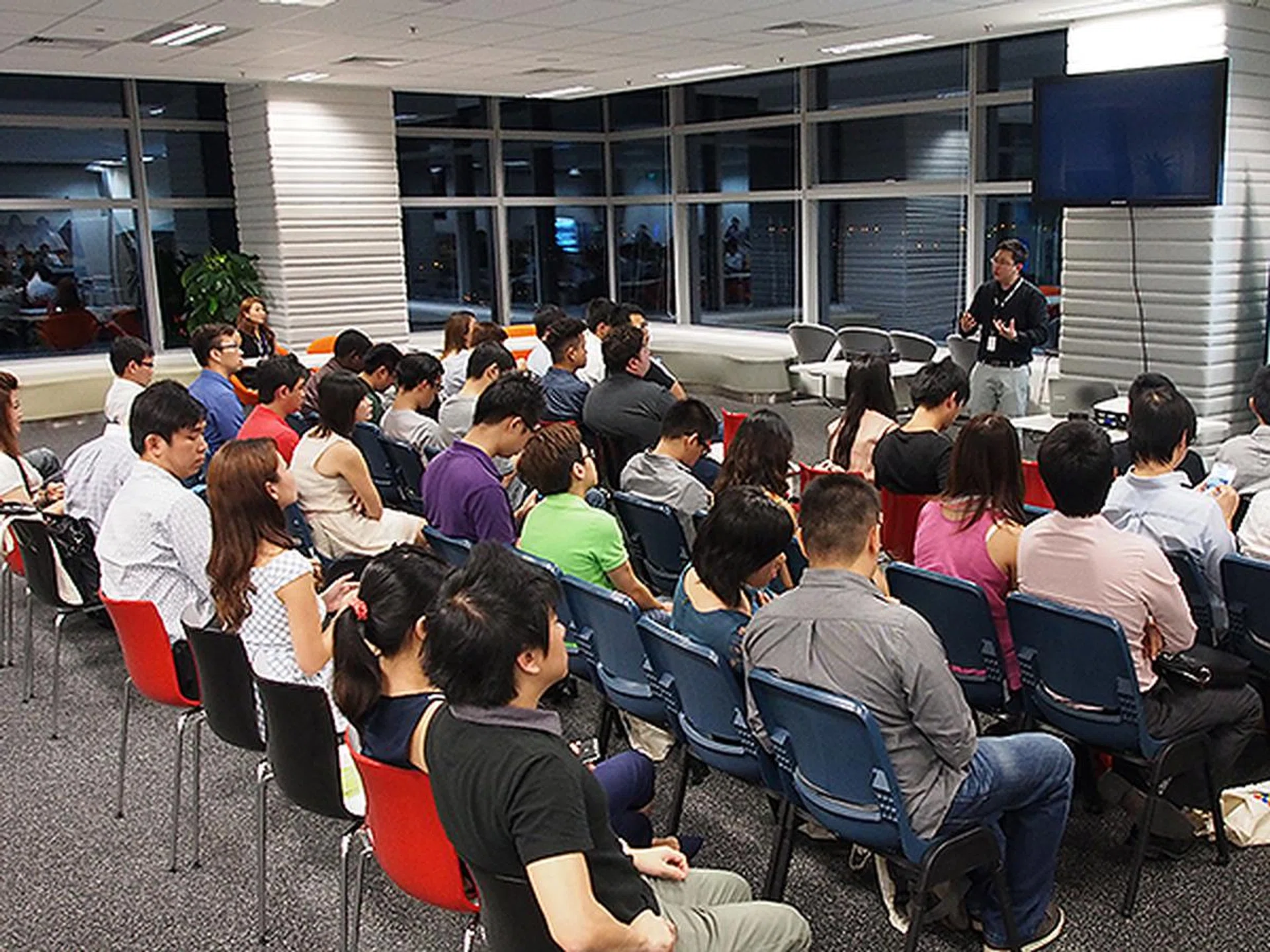 Samsung's product marketing manager for mobile products, Mr. Chua Khim Guan, giving the users a thorough walk-through of the Galaxy Note 3's features.