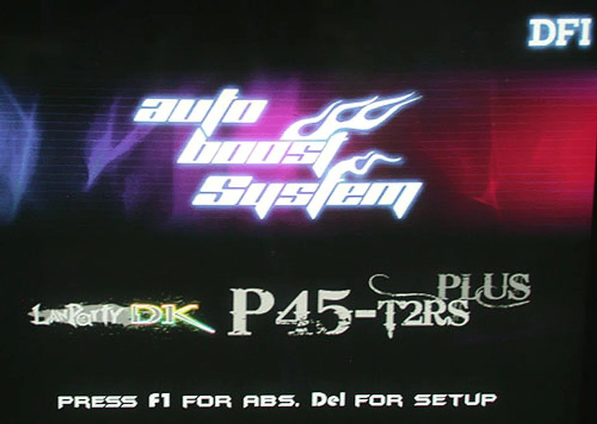 The DFI logo appears when the motherboard starts up, along with the instructions on what keys to press to enter the BIOS and to enable DFI's Auto Boost System. 