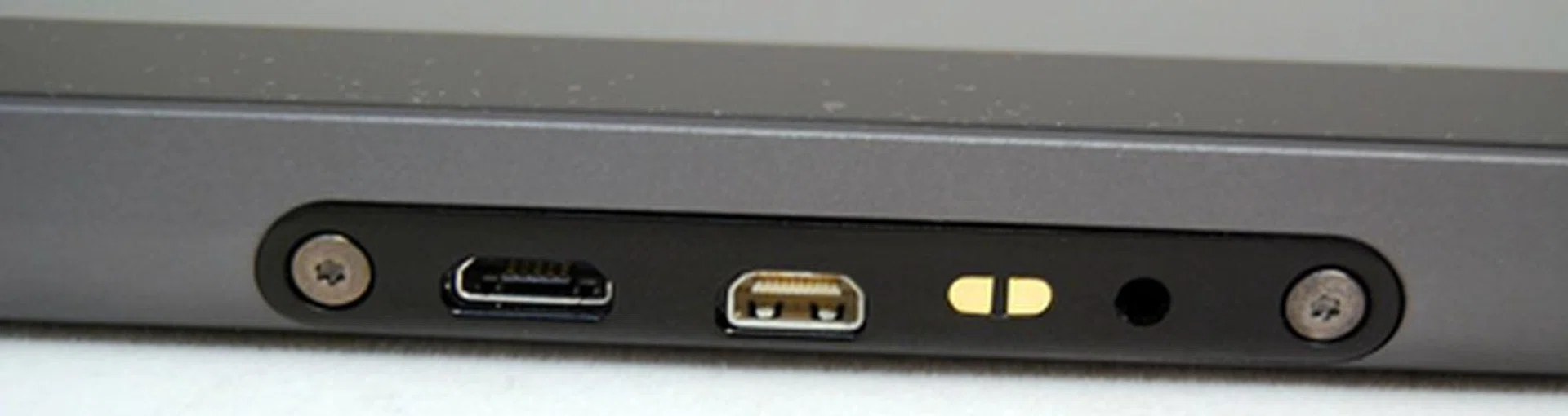  We do not know why the microUSB charging is not available in the Motorola Xoom. 