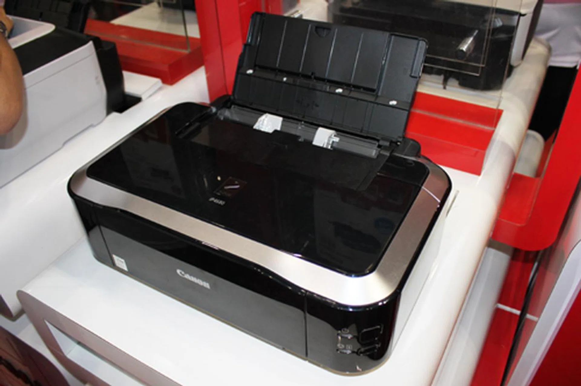 The PIXMA iP4680 is Canon's photo printer star buy, going for only $159 (U.P. $199).
