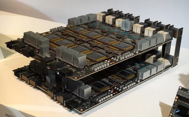 Here she is, the HGX-2 cloud-server architecture.