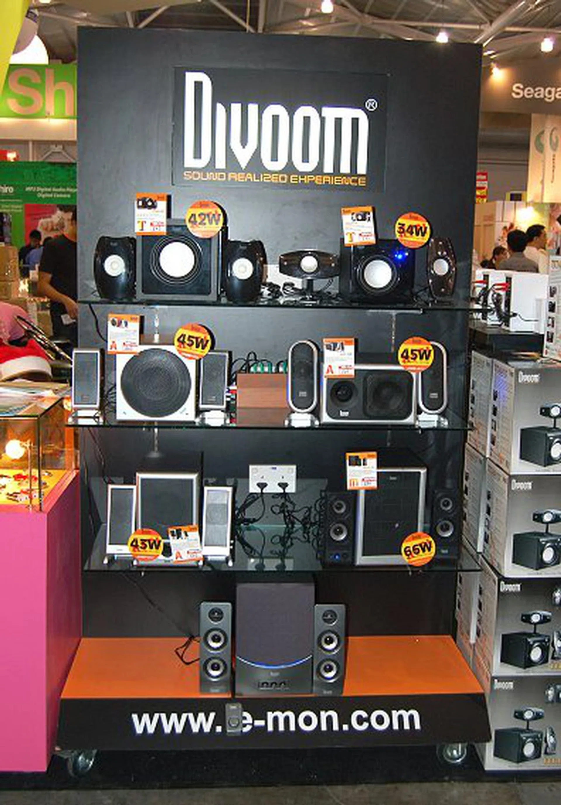 Hop over to the other side of the Le-MON booth to grab some great Divoom speaker offers.