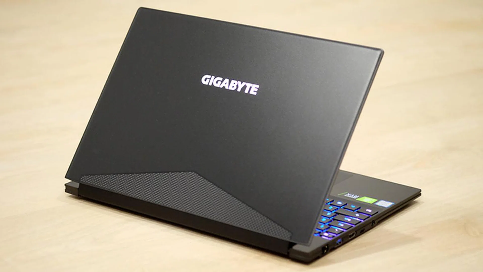 Gigabyte Aero 15 Classic XA