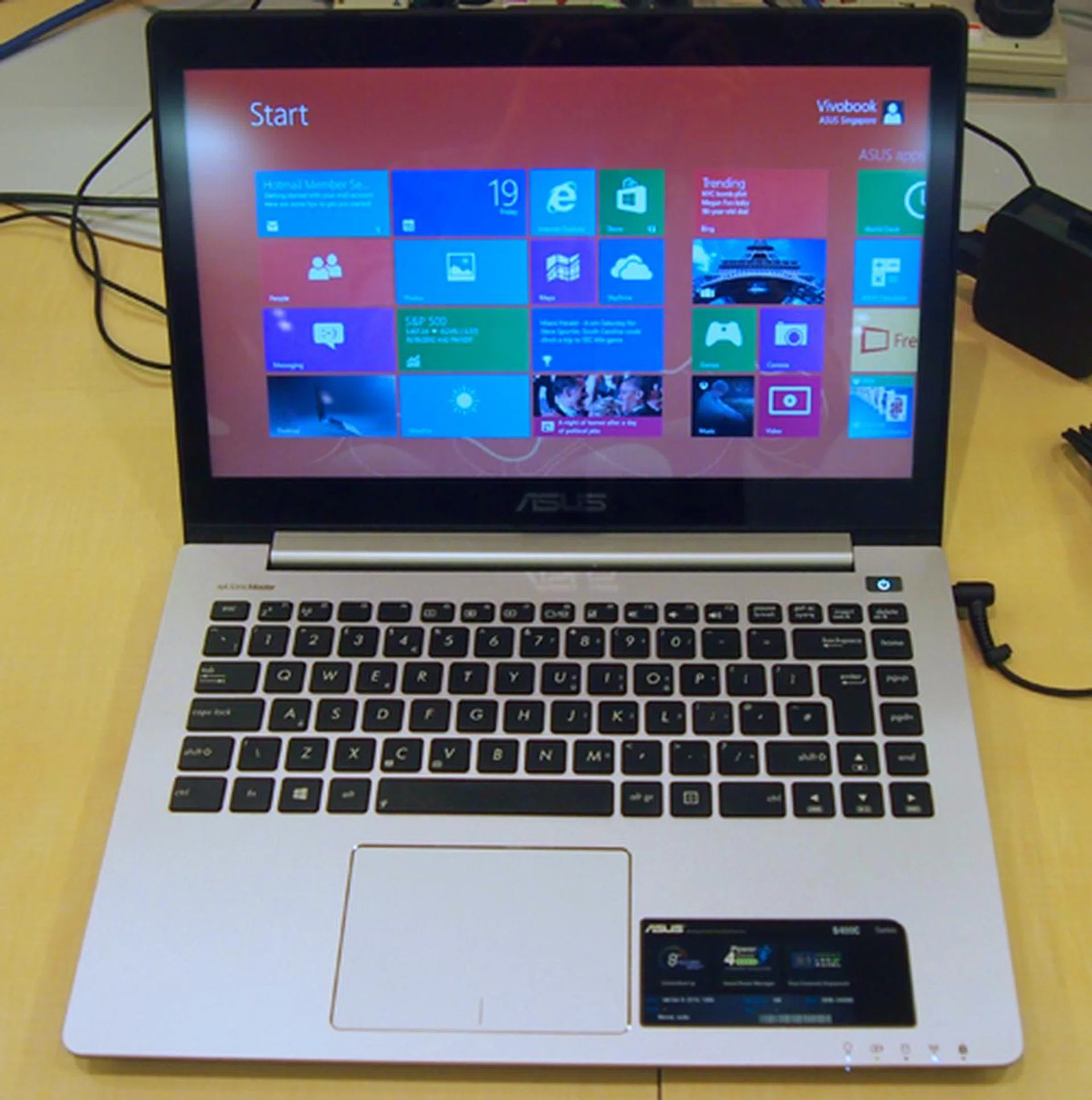 The larger S400 is still affordable at slightly above S$1000. At that price, not only do you get more connectivity options, but also an SSD cache that lets it boot up really fast. 