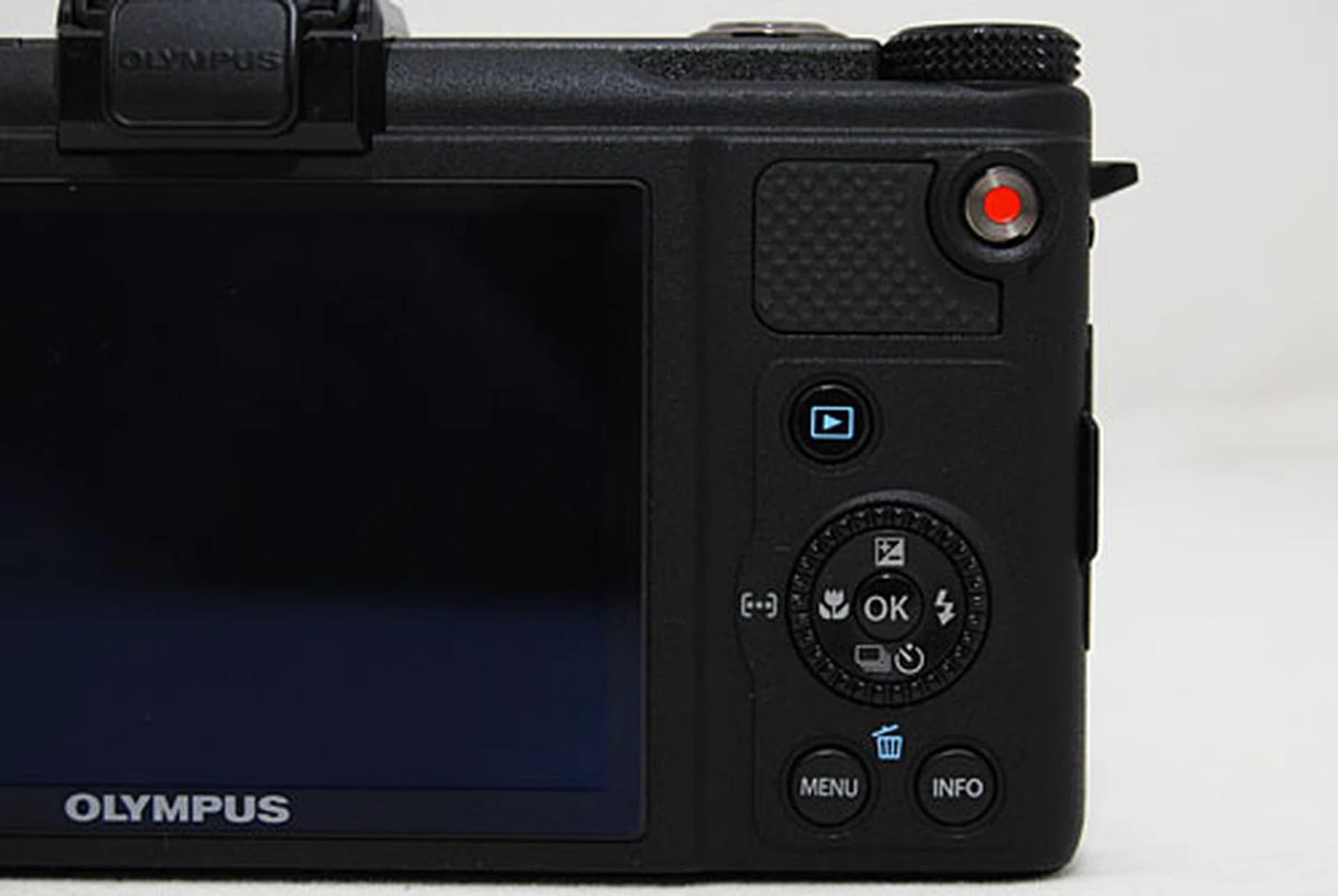 The rear wheel feels small and fiddly.