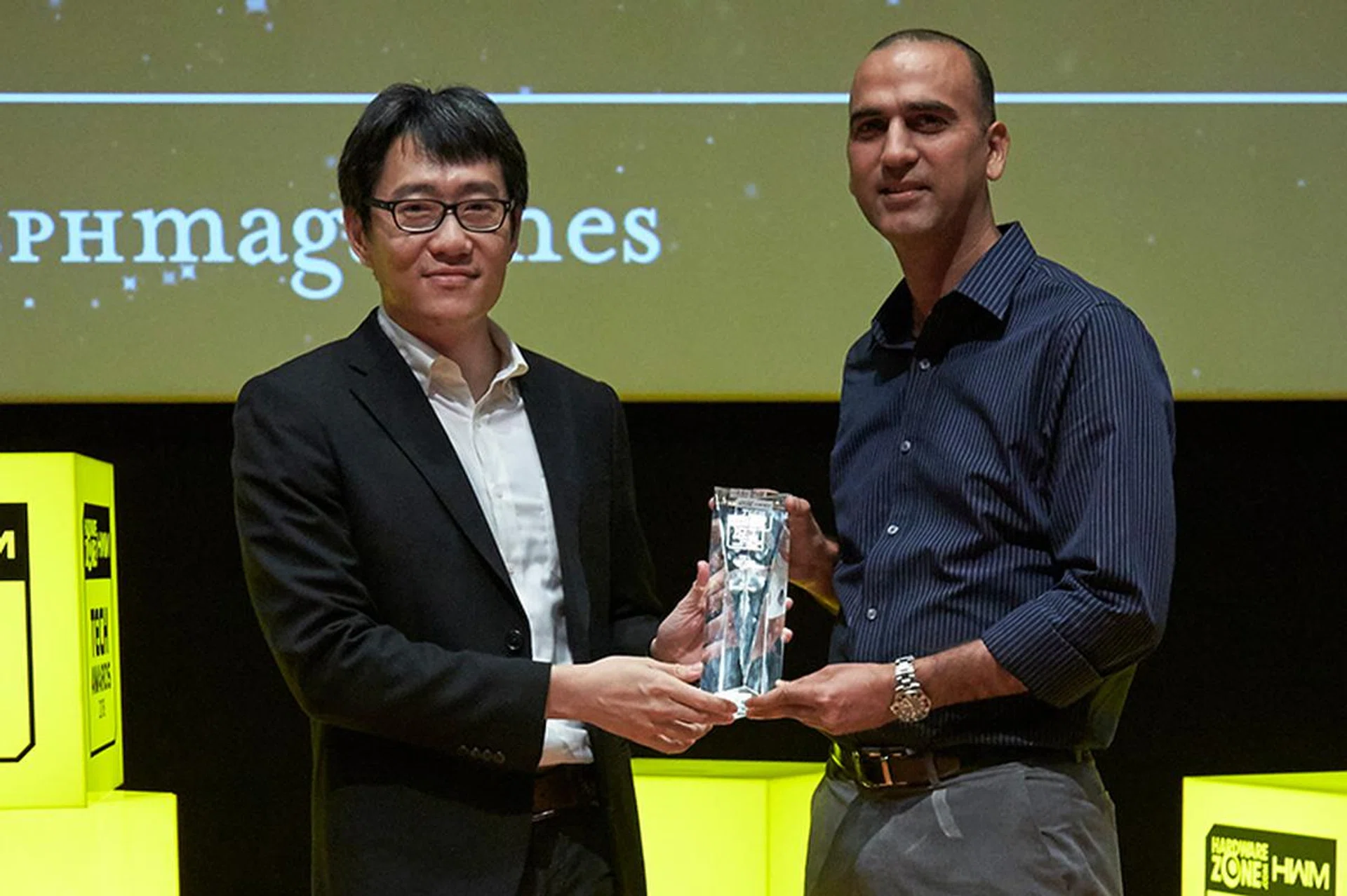 Intel picks up both CPU awards this year, including Editor's Choice for Best Desktop CPU and Readers' Choice for Best CPU Brand. Receiving the awards here is Mr. Surendra Chawla, Regional Communications Manager (APJ), Intel.