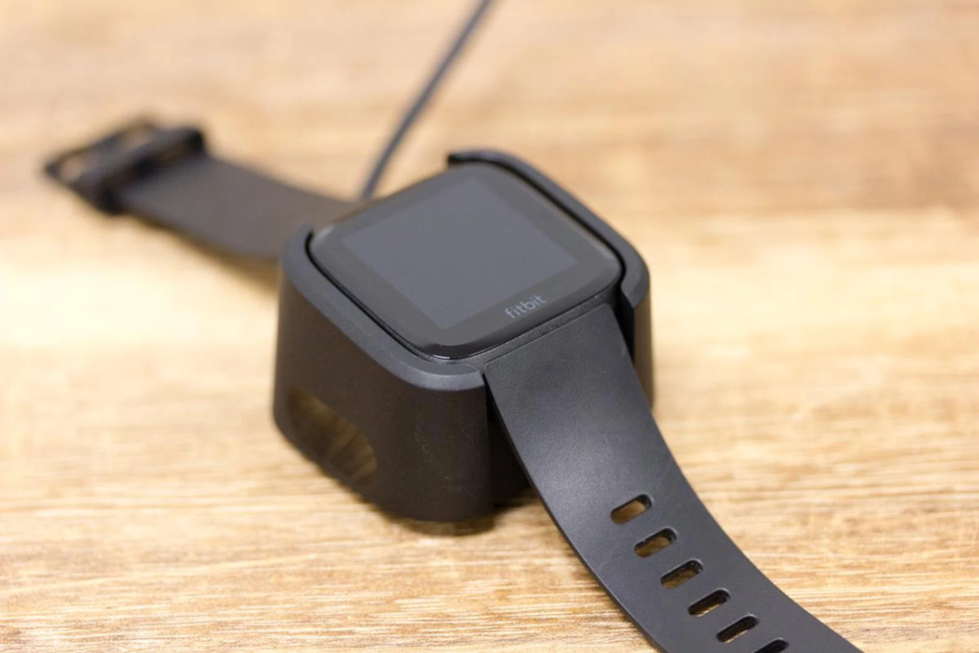 The charger has a clever release mechanism but the whole thing is blocky.